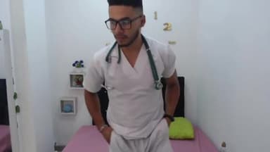 chico enfermero caliente 