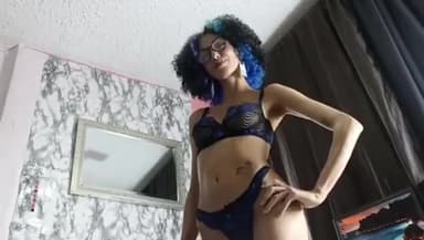 HOLA ENTRAS A MI ROOM ?