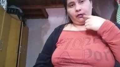 Curvys madura mostrandose 