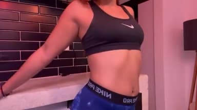 Bailando en mi cocina, te gusta lo que ves?