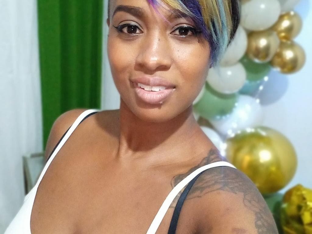 Photo 0 from sexy lady