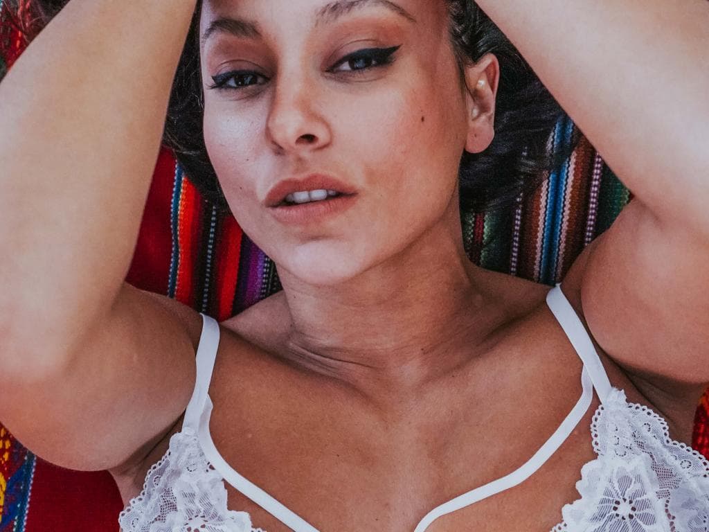 Photo 3 from White Lengerie
