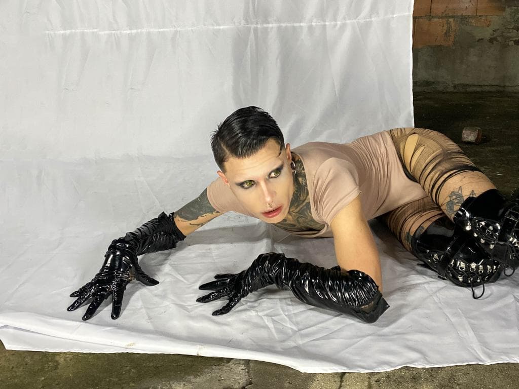 Photo 6 from Androgynous