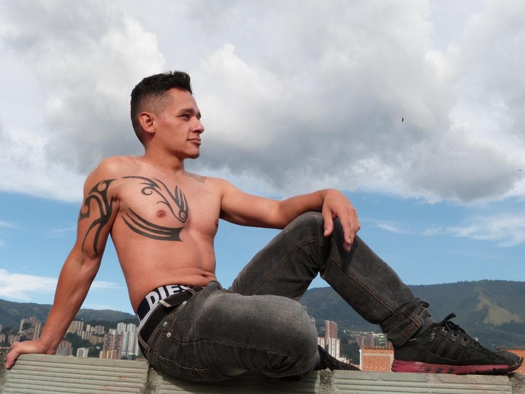Photo 2 from Sexy Boy