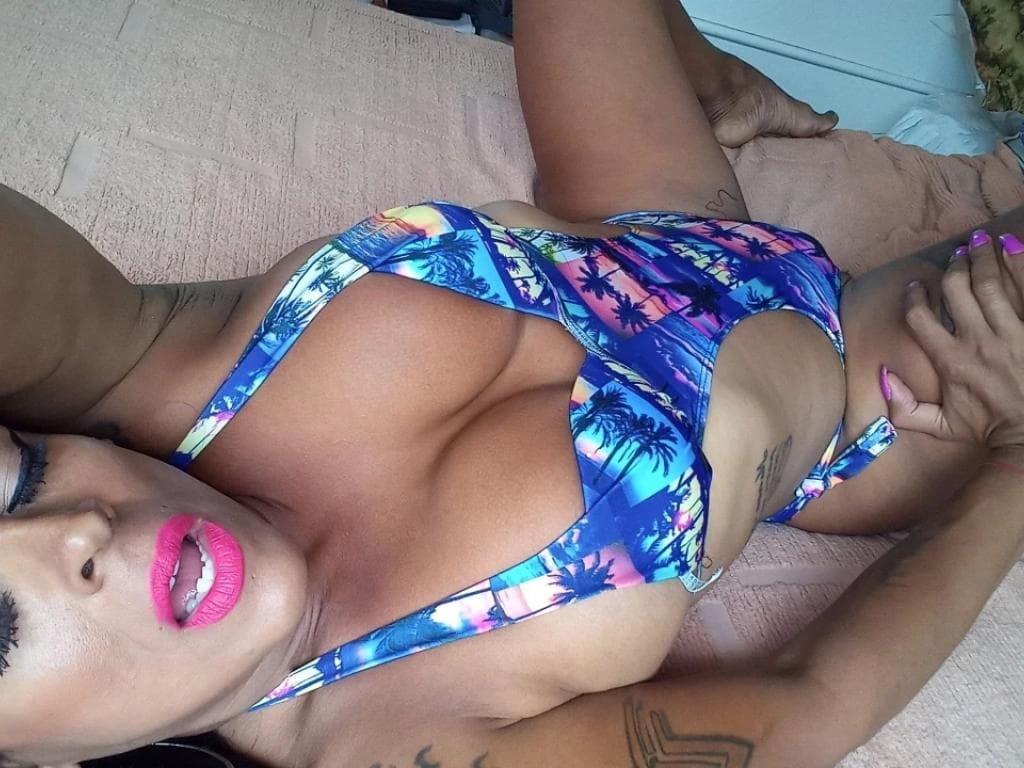 Photo 1 from Isis.Sensual
