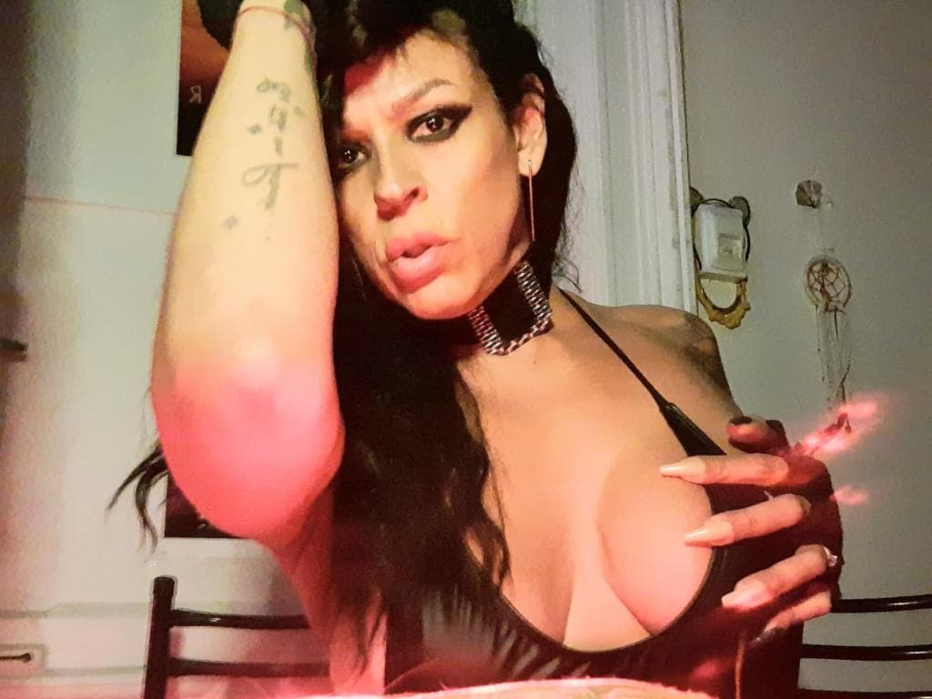 Photo 8 from Una Diablita Suelta En Halloween