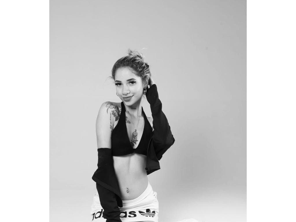 Photo 11 from Un poco de sensualidad