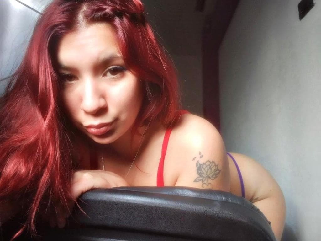 Photo 2 from Quieres que me suba encima de ti?