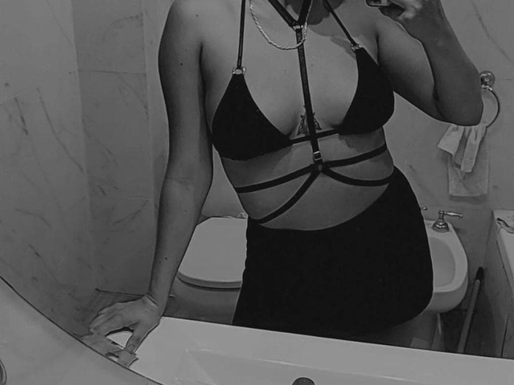 Photo 6 from In black and white