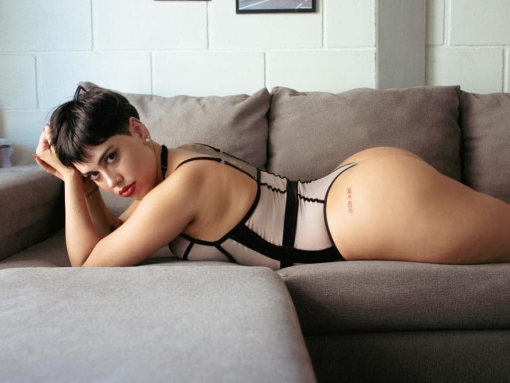 Photo 8 from Nika Devil