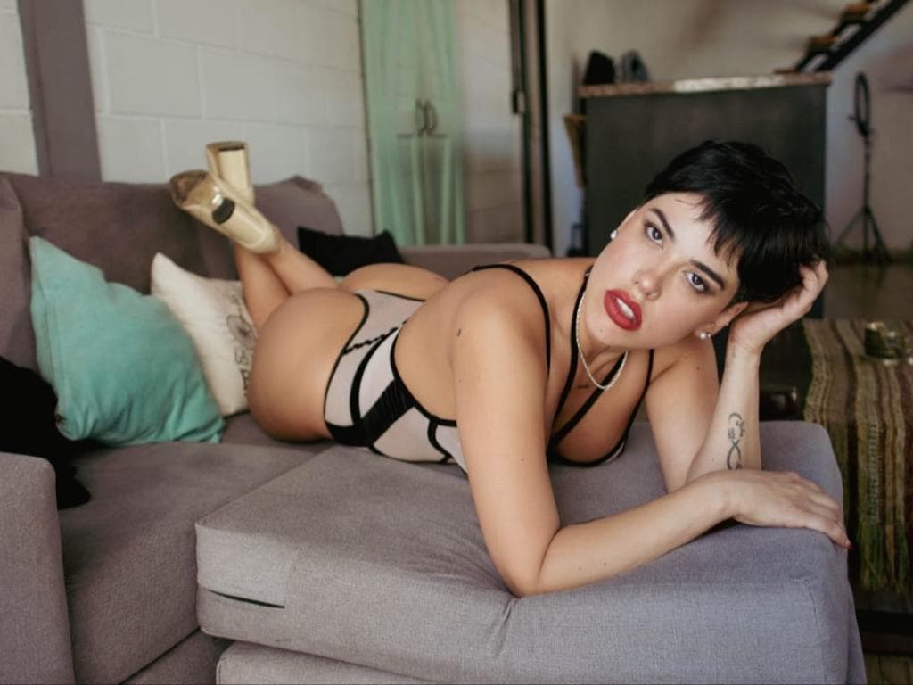 Photo 1 from Nika Devil