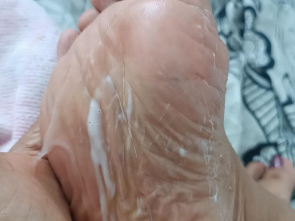 Photo 0 from Llena mis pies de tu semen