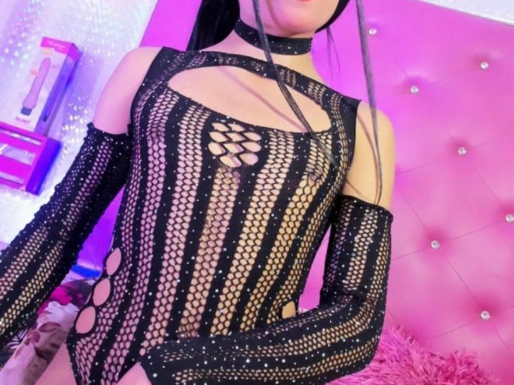 Photo 44 from mmm sexy emily 