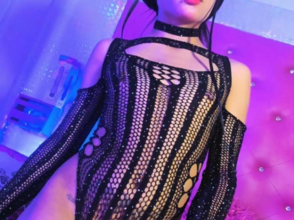 Photo 38 from mmm sexy emily 