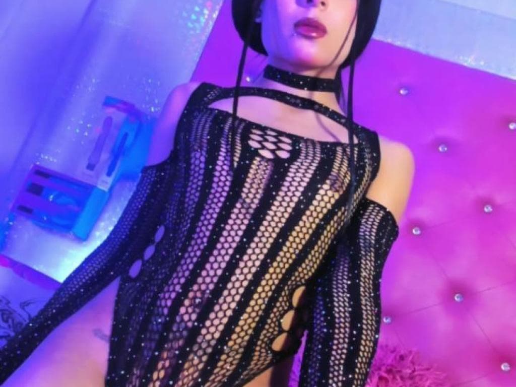 Photo 30 from mmm sexy emily 