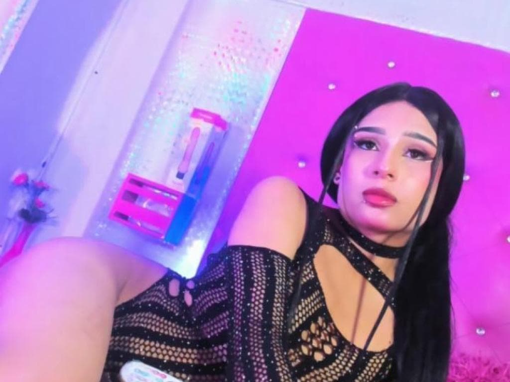 Photo 25 from mmm sexy emily 