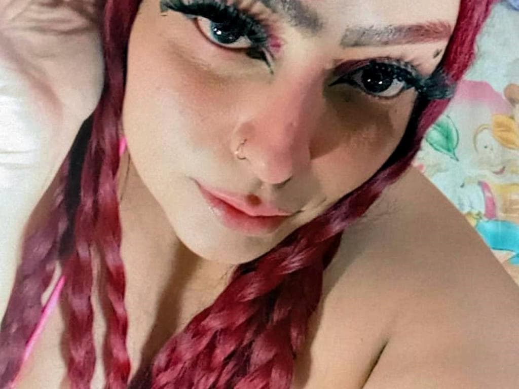 Photo 0 from Hot Samantha