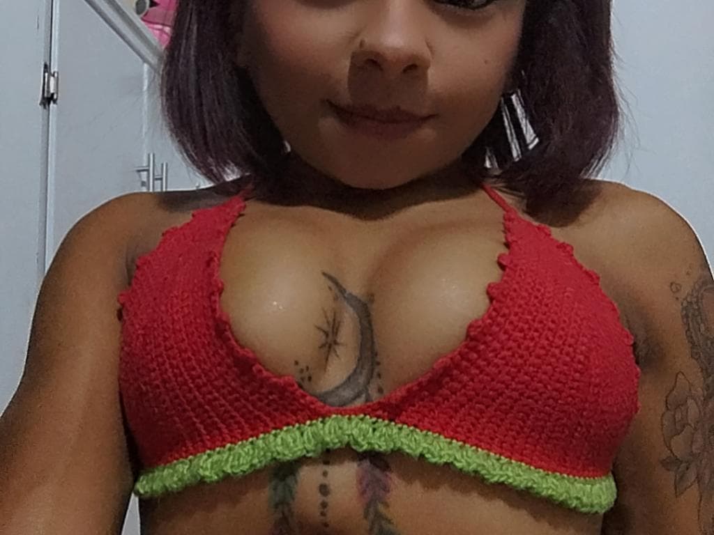 Photo 2 from Sexy latina 