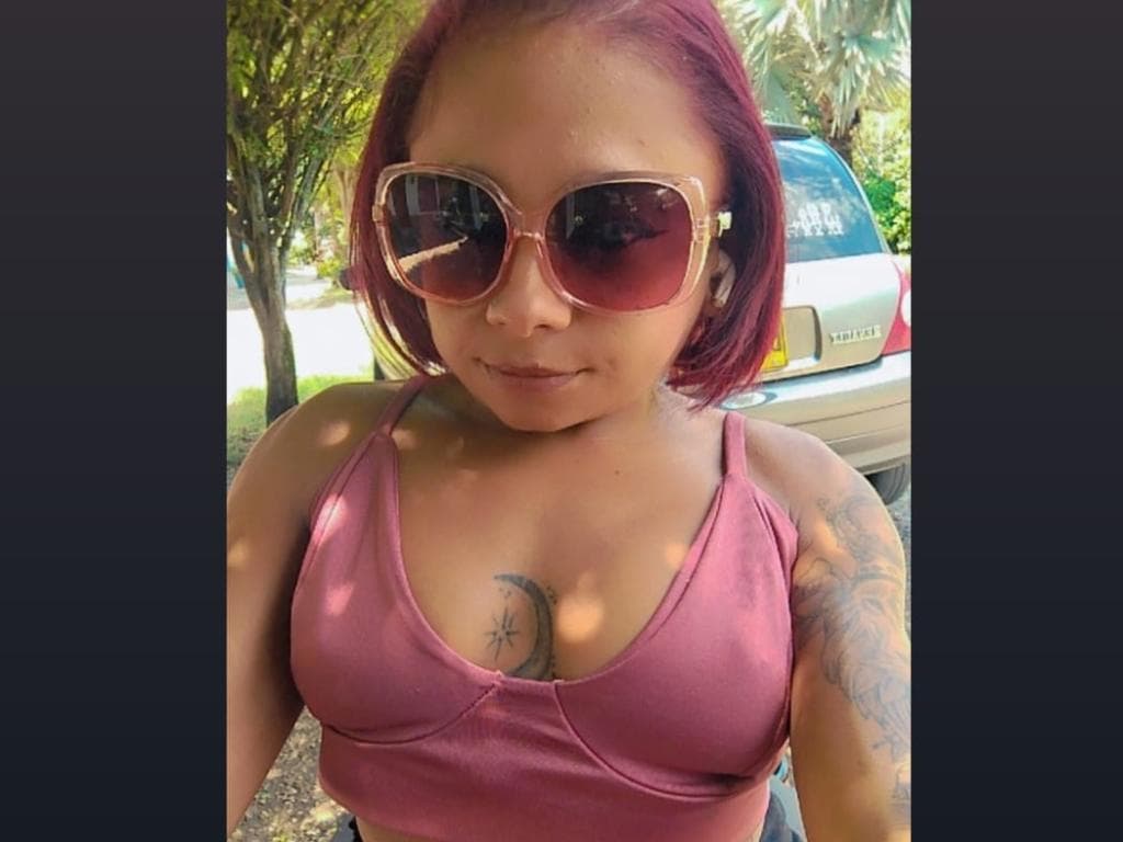 Photo 2 from sexy colombiana